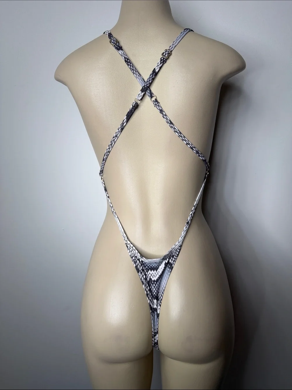 High-Cut Snake Print One-Piece Swimsuit - Black & White